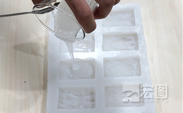 硅膠模具能倒液體硅膠嗎？