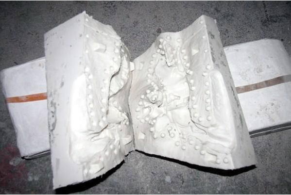 如何避免模具硅膠制品破裂？